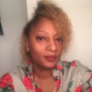 Meet your Posher, Casandra